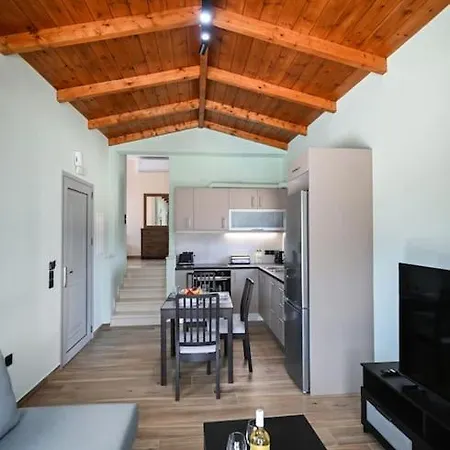 Small Halipoma Odysseas Into Town Close Villa Lefkada City