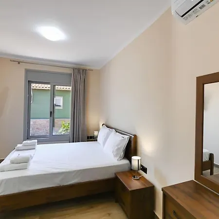 Вилла Small Halipoma Odysseas Into Town Close *