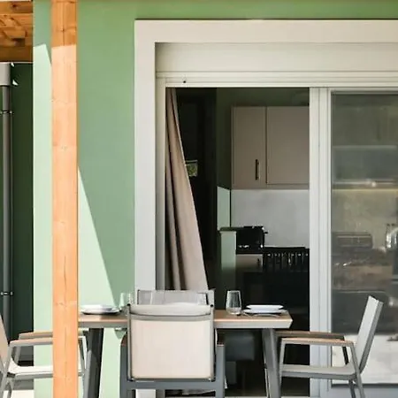 Вилла Small Halipoma Odysseas Into Town Close